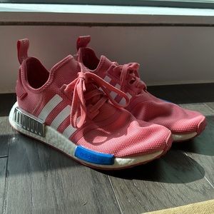 🩷Women's pink Adidas boost sneakers, size 8🩷